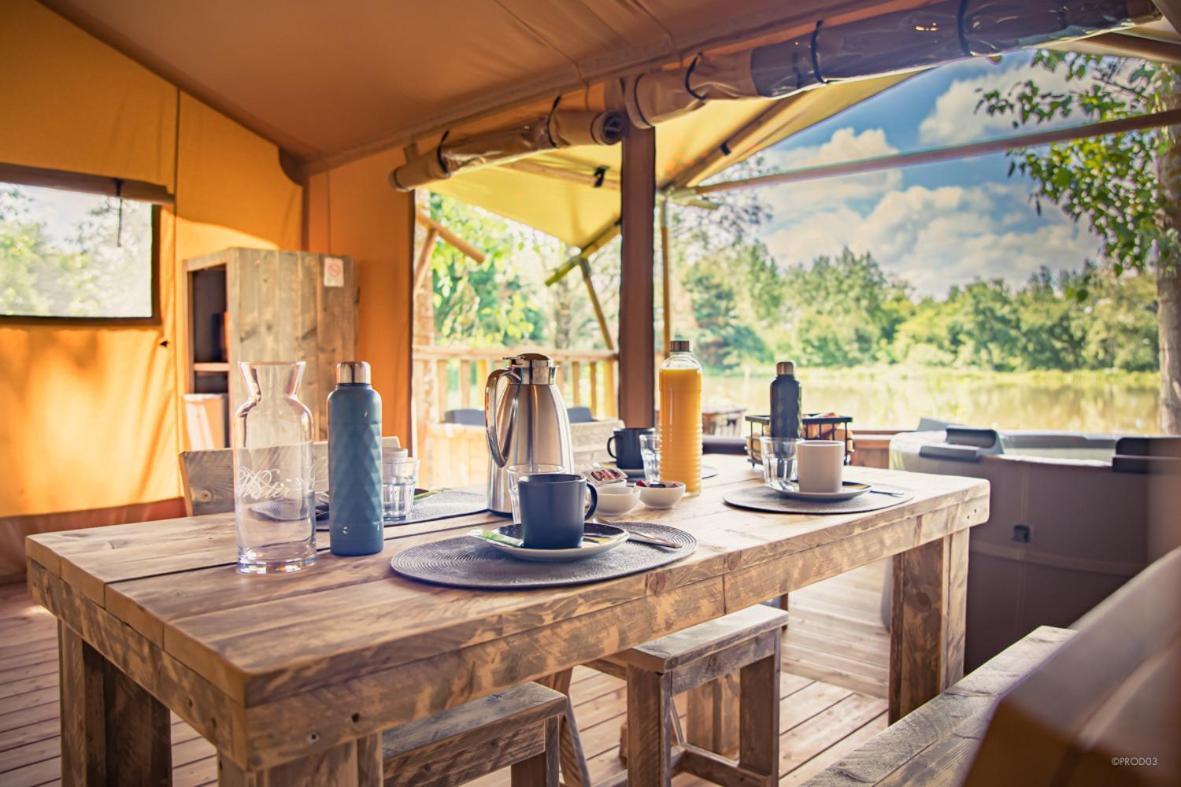 Tente Lodge Jacuzzi Privatif En Pleine Nature Thiel-sur-Acolin Luaran gambar