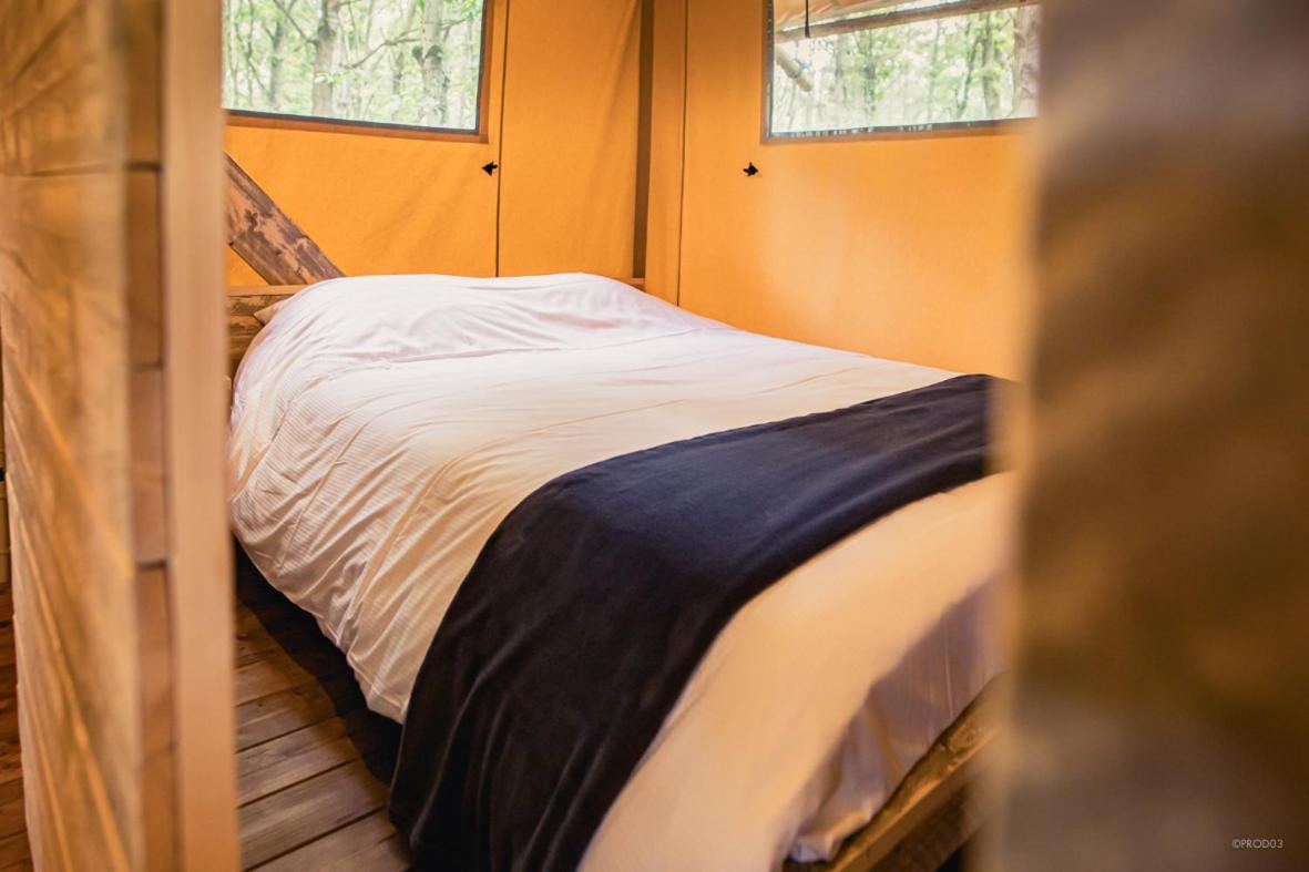 Tente Lodge Jacuzzi Privatif En Pleine Nature Thiel-sur-Acolin Luaran gambar