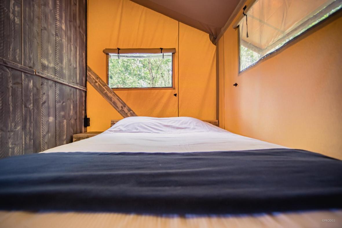 Tente Lodge Jacuzzi Privatif En Pleine Nature Thiel-sur-Acolin Luaran gambar