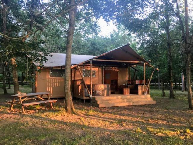 Tente Lodge Jacuzzi Privatif En Pleine Nature Thiel-sur-Acolin Luaran gambar