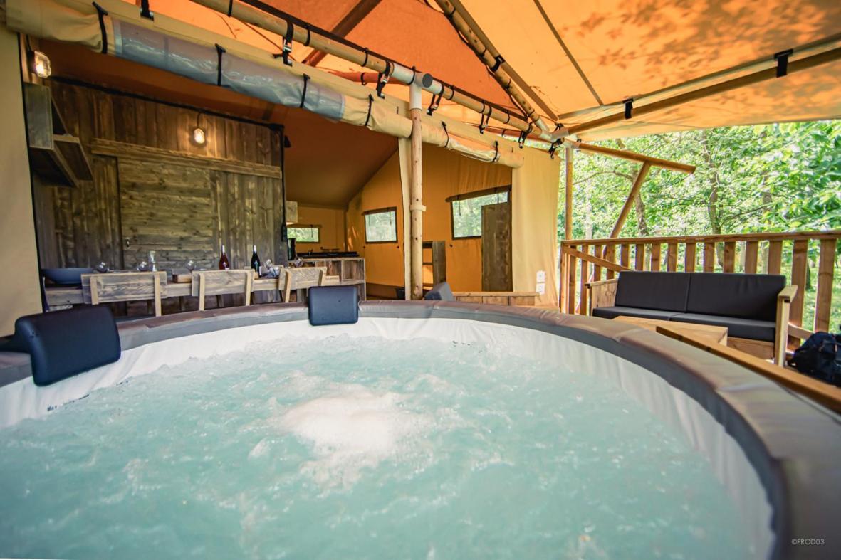 Tente Lodge Jacuzzi Privatif En Pleine Nature Thiel-sur-Acolin Luaran gambar